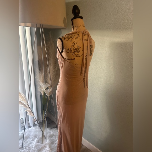 Elegant Sparkling Evening Gown - Picture 3 of 4